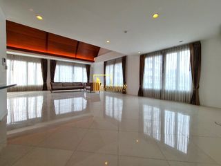 À louer 4 chambres condo à Watthana, Bangkok