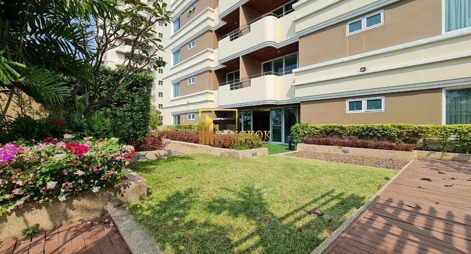For rent 4 bedrooms apartment in Watthana, Bangkok