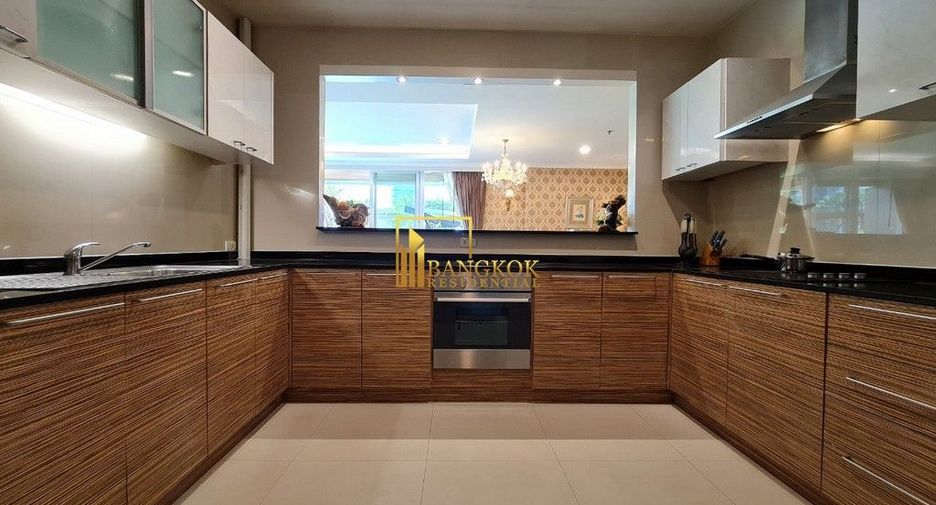 For rent 4 bedrooms apartment in Watthana, Bangkok
