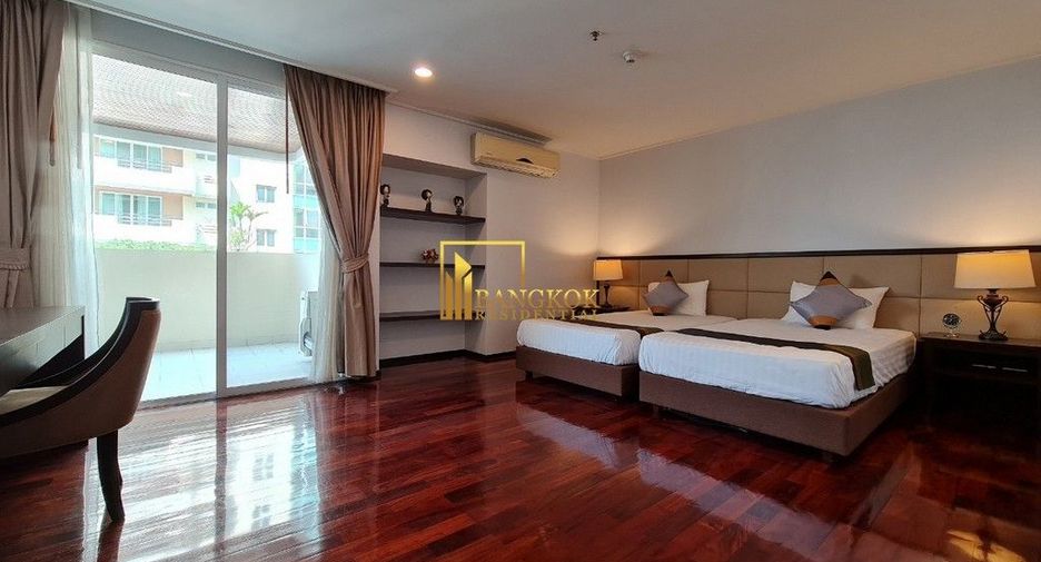 For rent 4 bedrooms apartment in Watthana, Bangkok