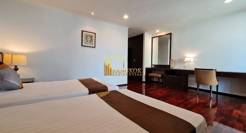 For rent 4 bedrooms apartment in Watthana, Bangkok