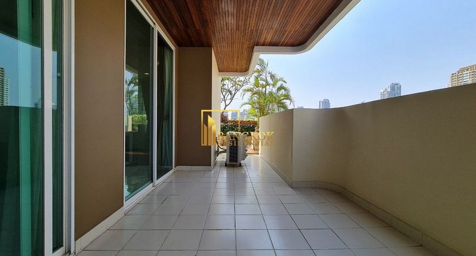 For rent 4 bedrooms apartment in Watthana, Bangkok