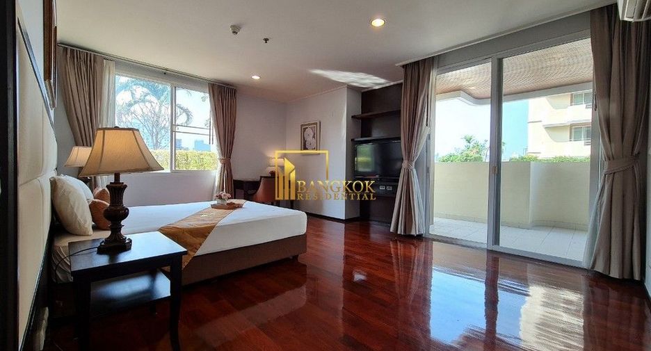 For rent 4 bedrooms apartment in Watthana, Bangkok