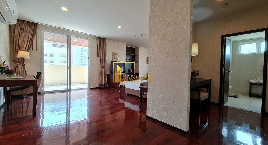For rent 4 bedrooms apartment in Watthana, Bangkok