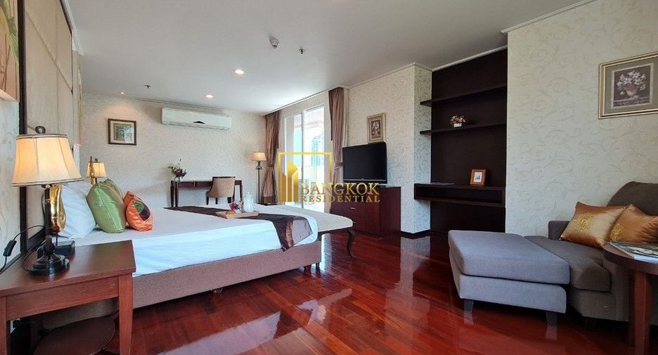 For rent 4 bedrooms apartment in Watthana, Bangkok