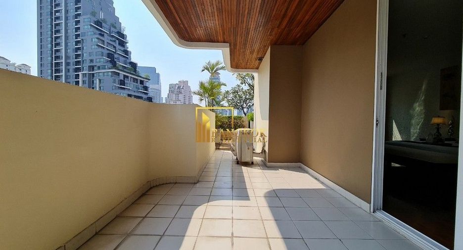 For rent 4 bedrooms apartment in Watthana, Bangkok
