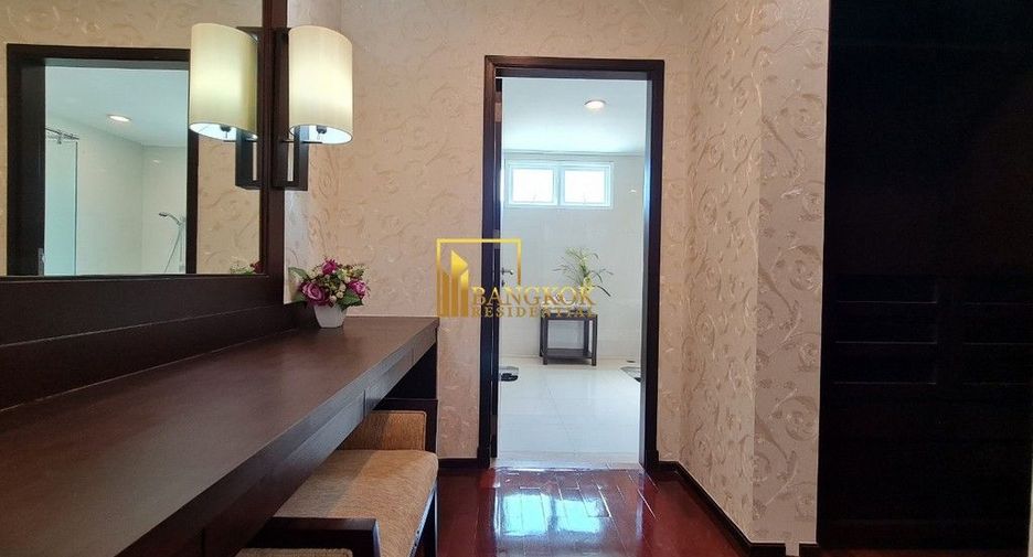 For rent 4 bedrooms apartment in Watthana, Bangkok