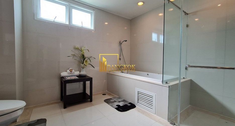 For rent 4 bedrooms apartment in Watthana, Bangkok