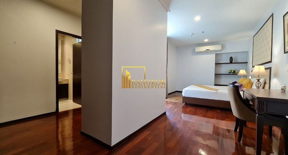 For rent 4 bedrooms apartment in Watthana, Bangkok