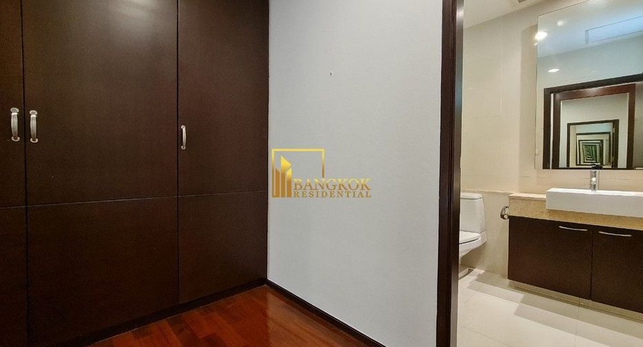 For rent 4 bedrooms apartment in Watthana, Bangkok