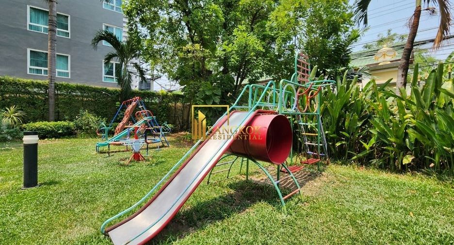 For rent 4 bedrooms apartment in Watthana, Bangkok