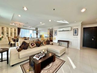 For rent 4 bedrooms serviced apartment in Watthana, Bangkok