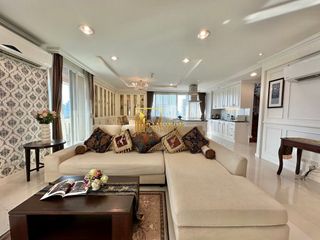 For rent 4 bedrooms serviced apartment in Watthana, Bangkok