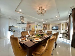 For rent 4 bedrooms serviced apartment in Watthana, Bangkok
