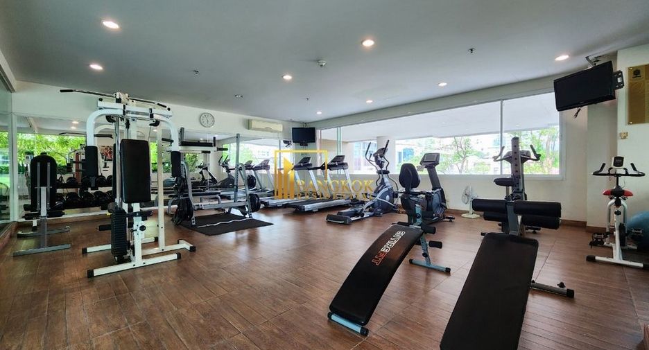 ให้เช่า 4 ห้องนอน เซอร์วิสอพาร์ตเมนต์ ใน วัฒนา, กรุงเทพฯ