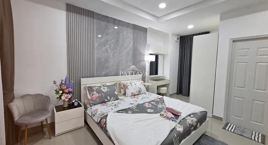 For sale 1 bed condo in Bang Lamung, Chonburi