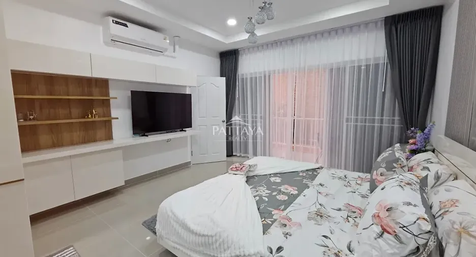 For sale 1 bed condo in Bang Lamung, Chonburi