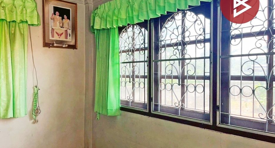 Casa en venta de 4 habitaciones en Doem Bang Nang Buat, Suphan Buri