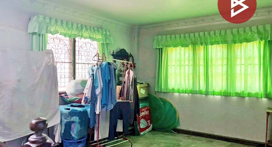 Casa en venta de 4 habitaciones en Doem Bang Nang Buat, Suphan Buri