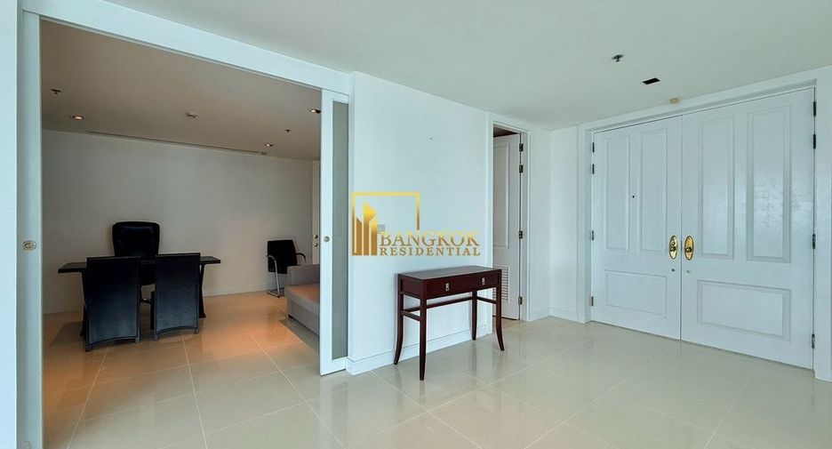 For rent 4 bedrooms condo in Pathum Wan, Bangkok