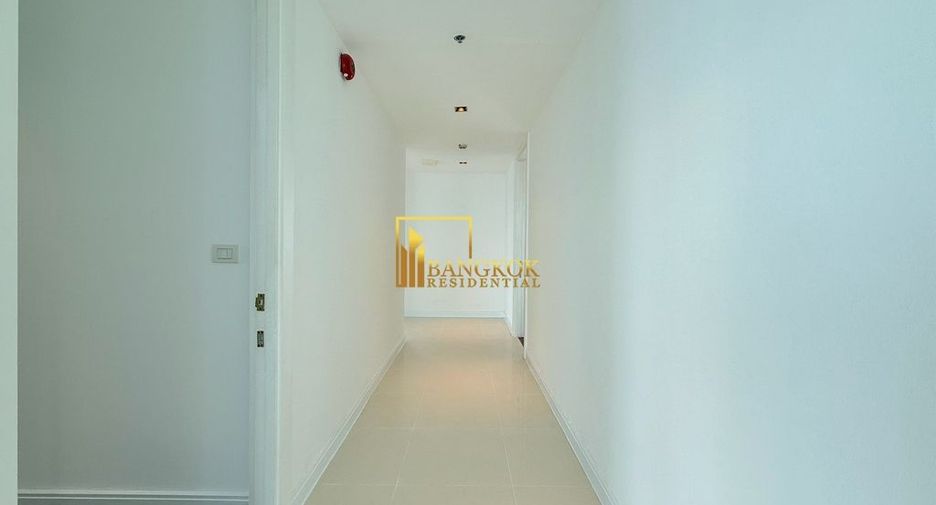 For rent 4 bedrooms condo in Pathum Wan, Bangkok