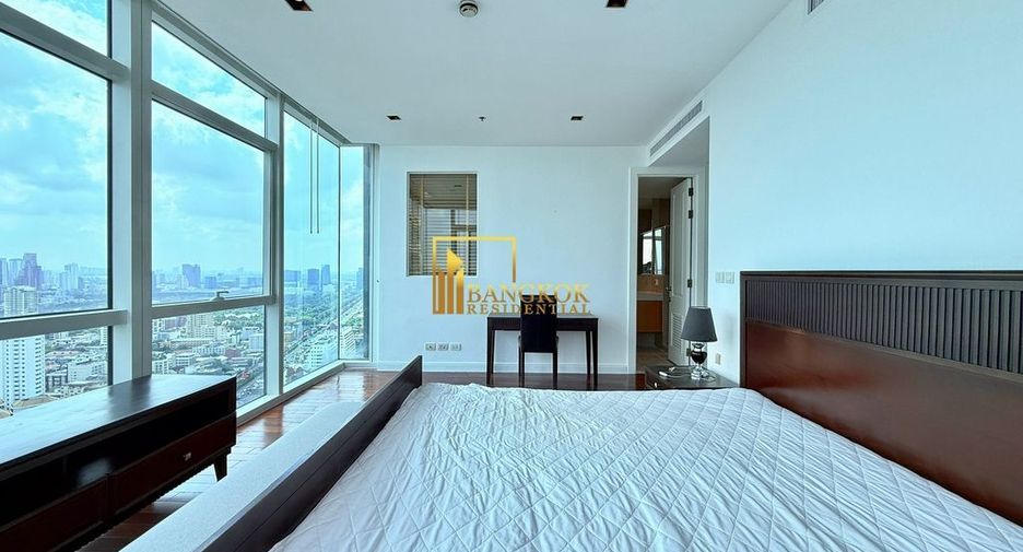 For rent 4 bedrooms condo in Pathum Wan, Bangkok