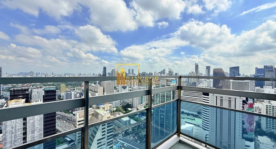 For rent 4 bedrooms condo in Pathum Wan, Bangkok