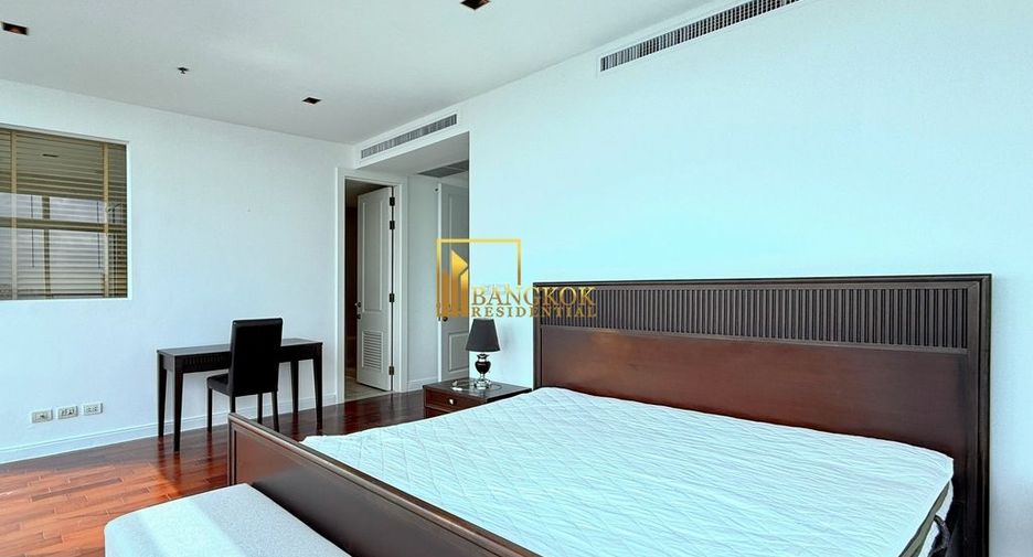 For rent 4 bedrooms condo in Pathum Wan, Bangkok