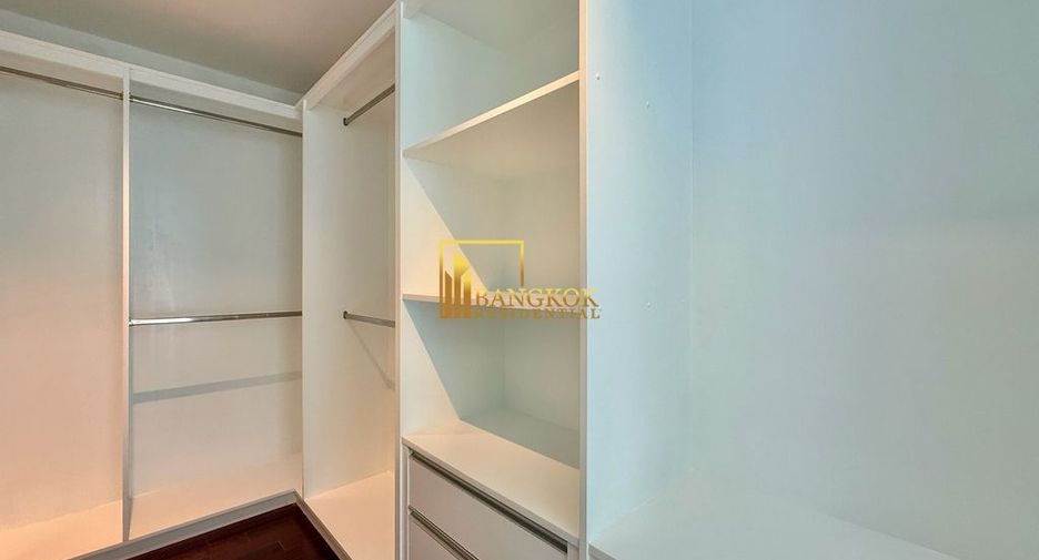 For rent 4 bedrooms condo in Pathum Wan, Bangkok