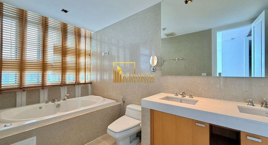 For rent 4 bedrooms condo in Pathum Wan, Bangkok