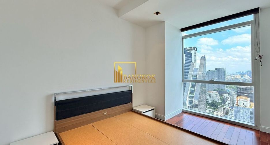 For rent 4 bedrooms condo in Pathum Wan, Bangkok