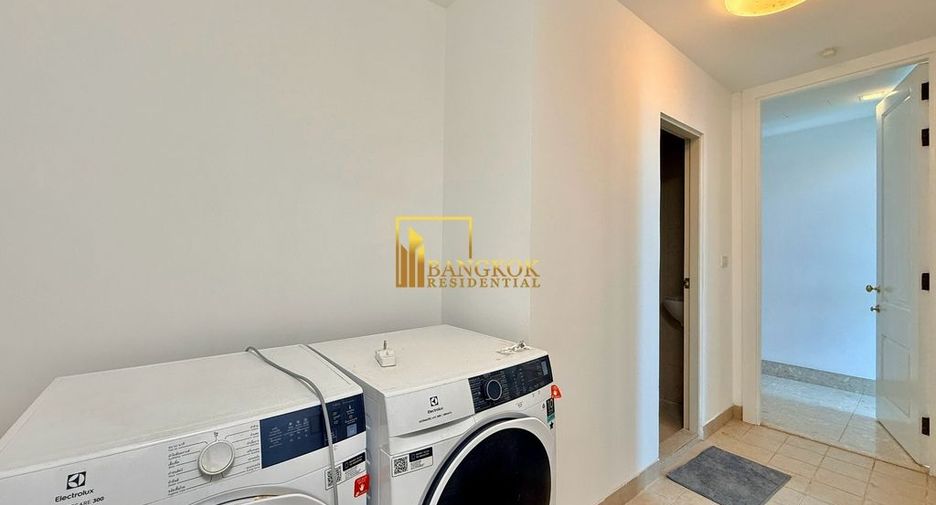 For rent 4 bedrooms condo in Pathum Wan, Bangkok