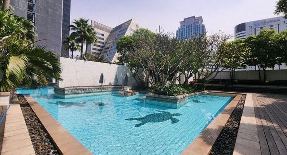 For rent 4 bedrooms condo in Pathum Wan, Bangkok