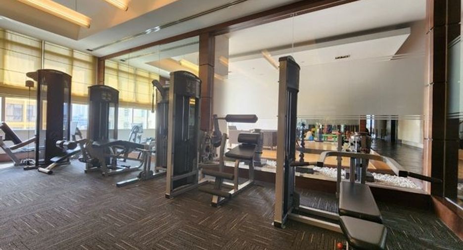 For rent 4 bedrooms condo in Pathum Wan, Bangkok