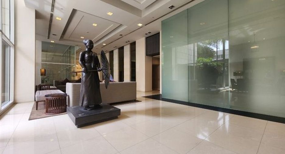 For rent 4 bedrooms condo in Pathum Wan, Bangkok