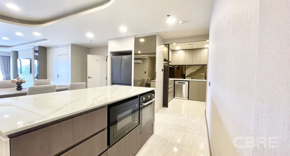 For sale 4 bedrooms condo in Khlong Toei, Bangkok