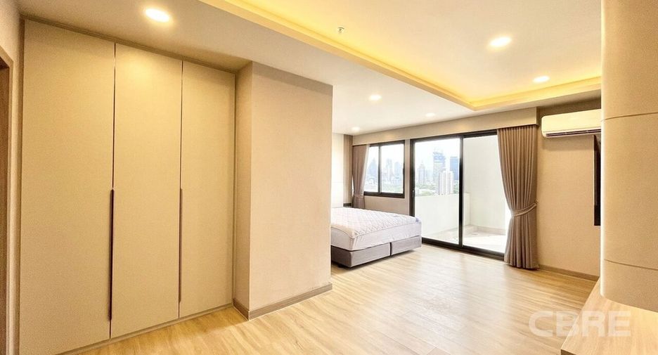 For sale 4 bedrooms condo in Khlong Toei, Bangkok