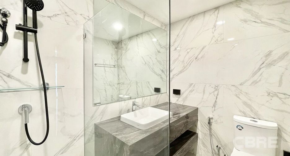 For sale 4 bedrooms condo in Khlong Toei, Bangkok