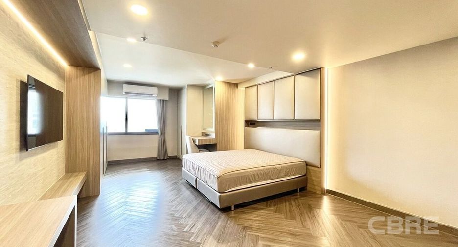 For sale 4 bedrooms condo in Khlong Toei, Bangkok