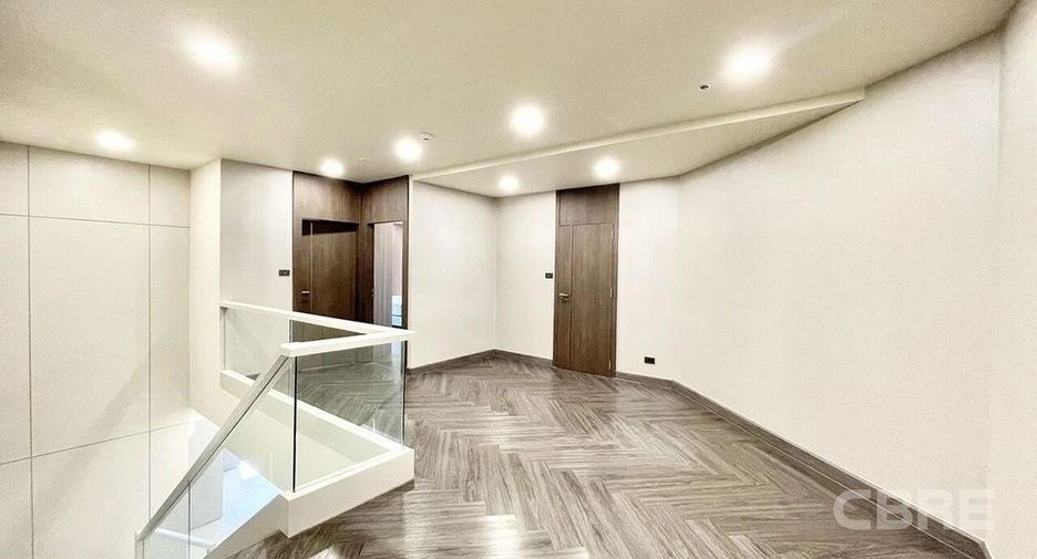 For sale 4 bedrooms condo in Khlong Toei, Bangkok
