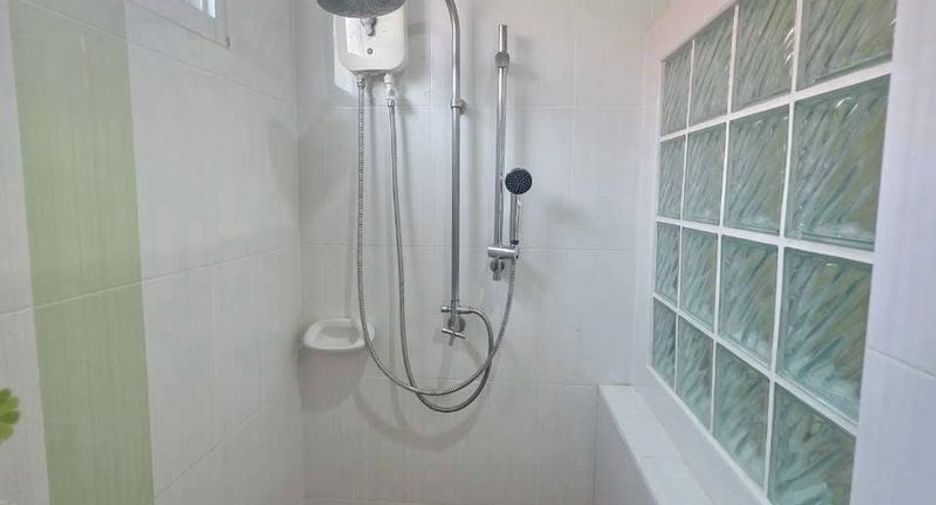 Продажа 3 спальни дом в Саттахип, Чонбури