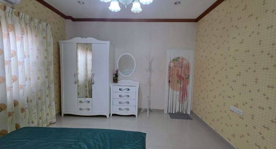 Продажа 3 спальни дом в Саттахип, Чонбури