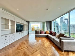 For rent 4 bedrooms condo in Pathum Wan, Bangkok