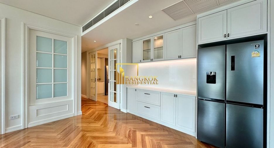 For rent 4 bedrooms condo in Pathum Wan, Bangkok