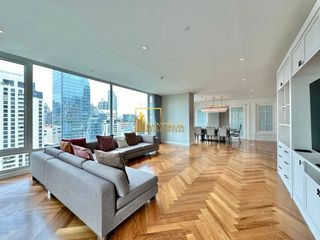 For rent 4 bedrooms condo in Pathum Wan, Bangkok