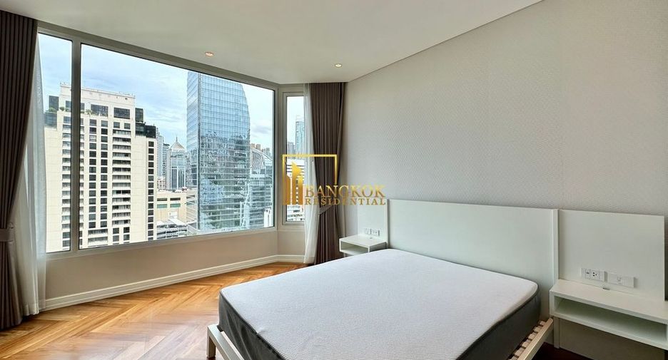 For rent 4 bedrooms condo in Pathum Wan, Bangkok