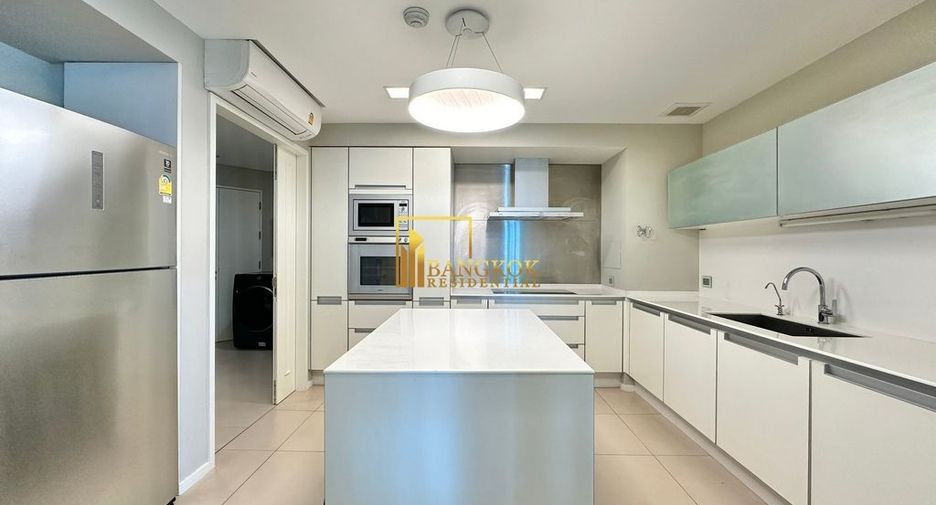 For rent 4 bedrooms condo in Pathum Wan, Bangkok