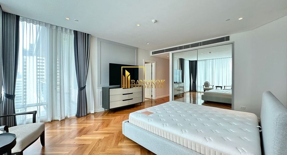 For rent 4 bedrooms condo in Pathum Wan, Bangkok