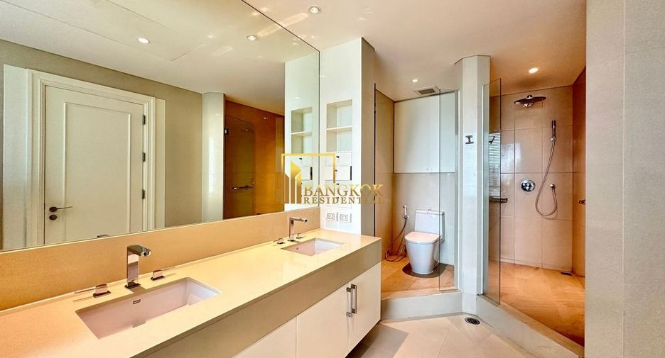 For rent 4 bedrooms condo in Pathum Wan, Bangkok