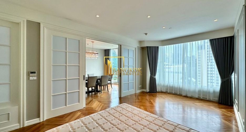 For rent 4 bedrooms condo in Pathum Wan, Bangkok